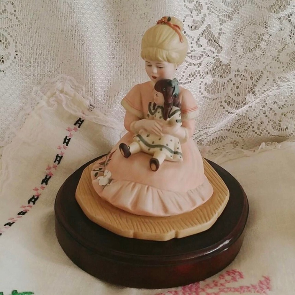 Limited edition collectable Jan Hagara Wendy figurine music box